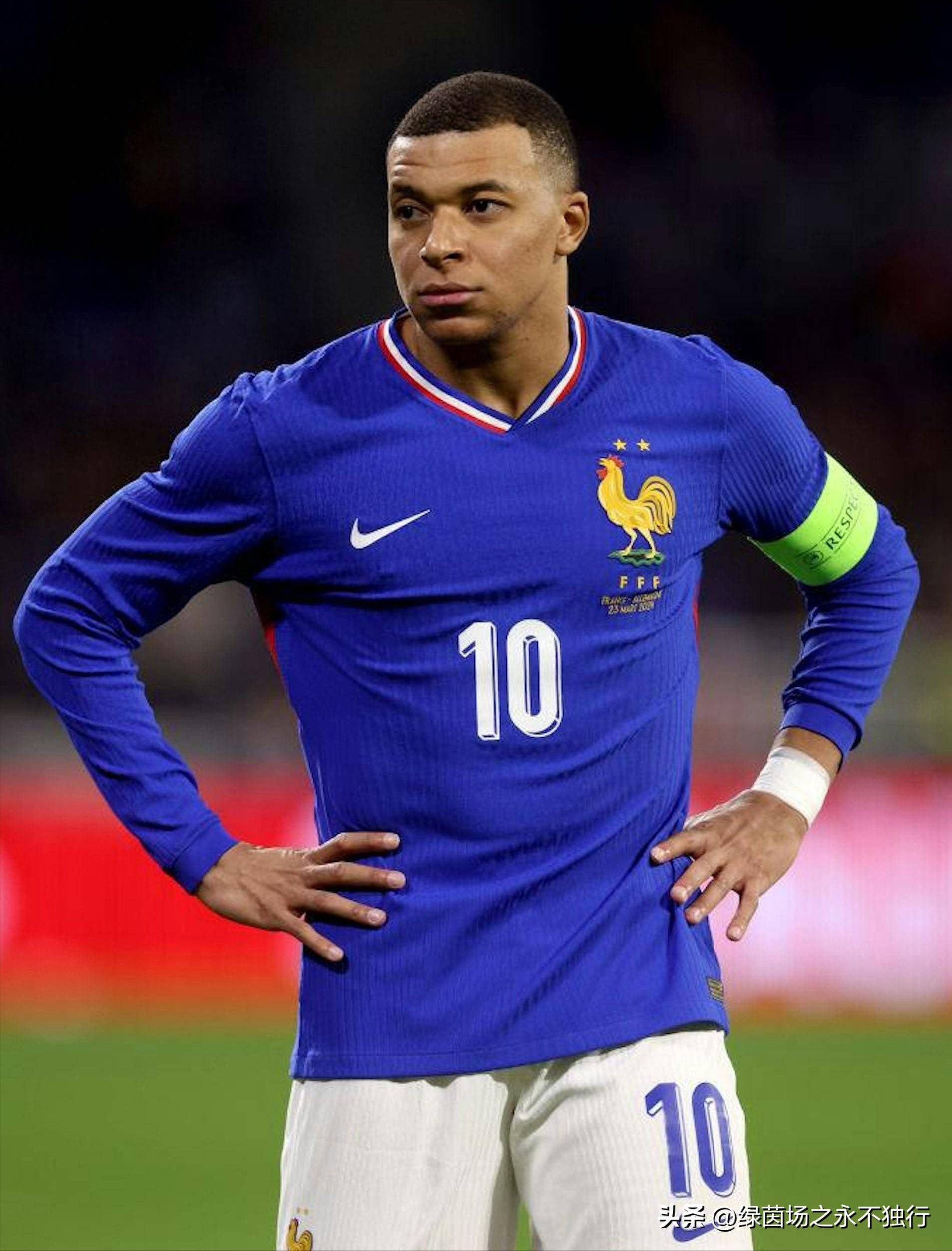 爱游戏中国-法国后卫卓越表现，助球队晋级