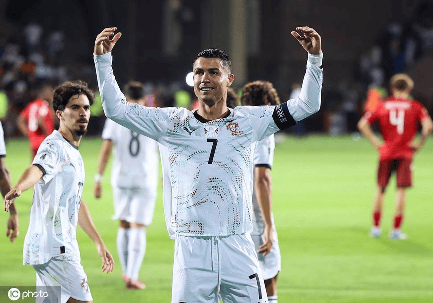 法国翻盘巴黎,C罗统治全场的简单介绍 法国翻盘巴黎,C罗统治全场的简单介绍