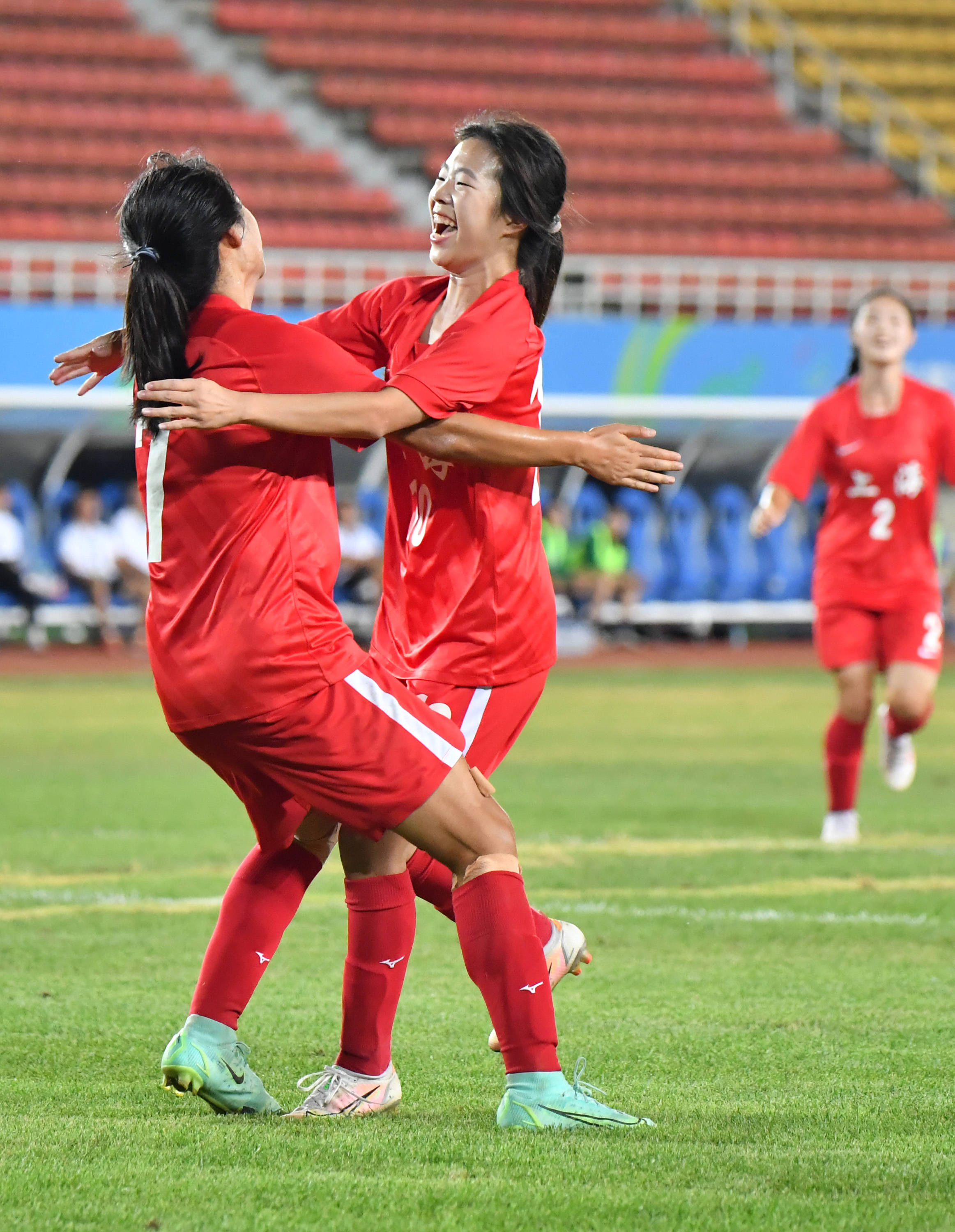 国际女子足球赛各地狂热，追随者狂热不减的简单介绍