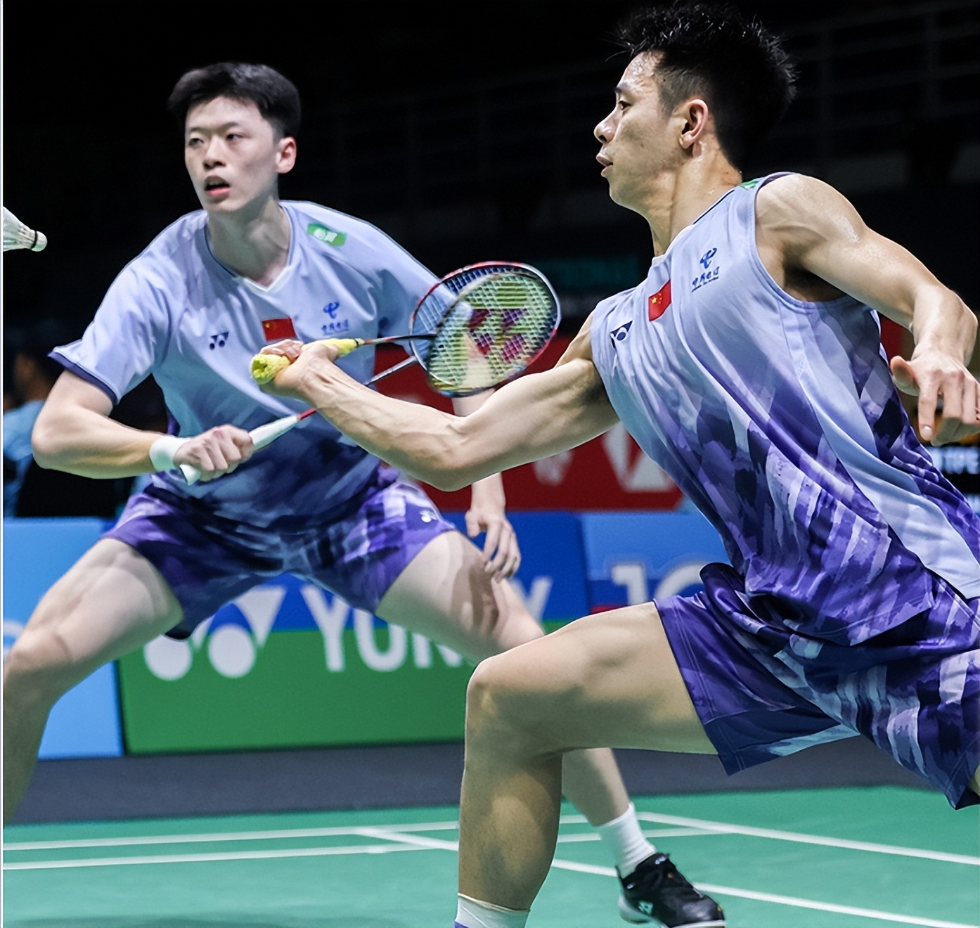 羽毛球赛场悬念重重,选手们实力均衡争胜负的简单介绍 羽毛球赛场悬念重重,选手们实力均衡争胜负的简单介绍