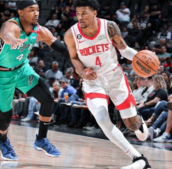 火箭横扫雄鹿,乔治扛起全队 火箭横扫雄鹿,乔治扛起全队