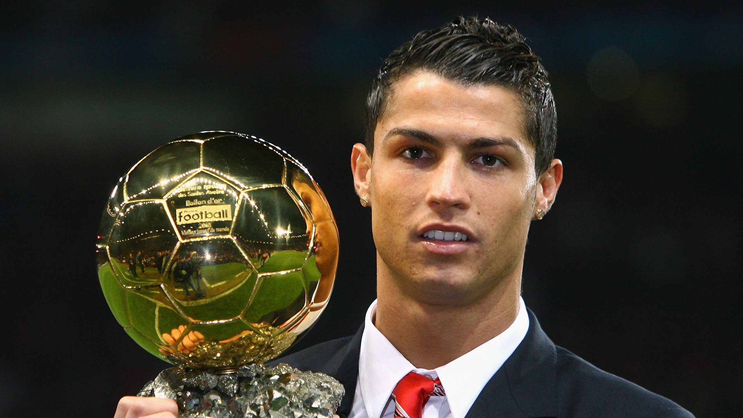 南美铁骑斩落德甲巨人,欧冠之夜弗拉霍维奇接管战场