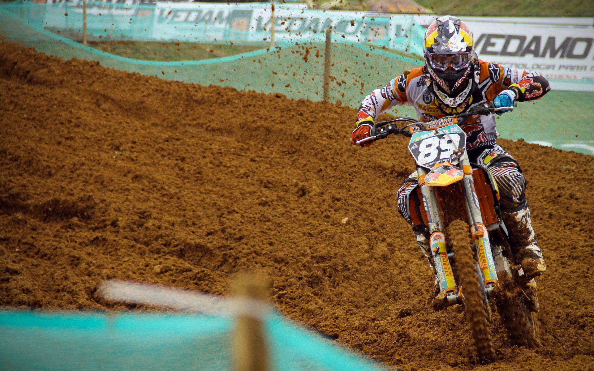 牙买加对阵里昂，恩佐的舞台法则—聚光灯下，方见巨人本色